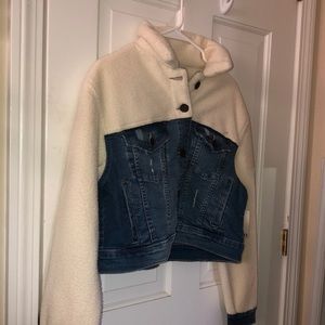 NWT Sherpa Jean Jacket size SMALL